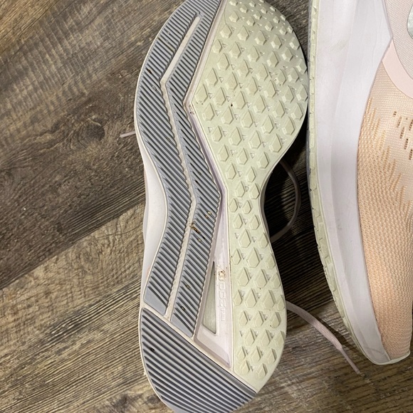 Nike Air Zoom Winflo 6, Women’s size 10 EUC - Picture 3 of 14